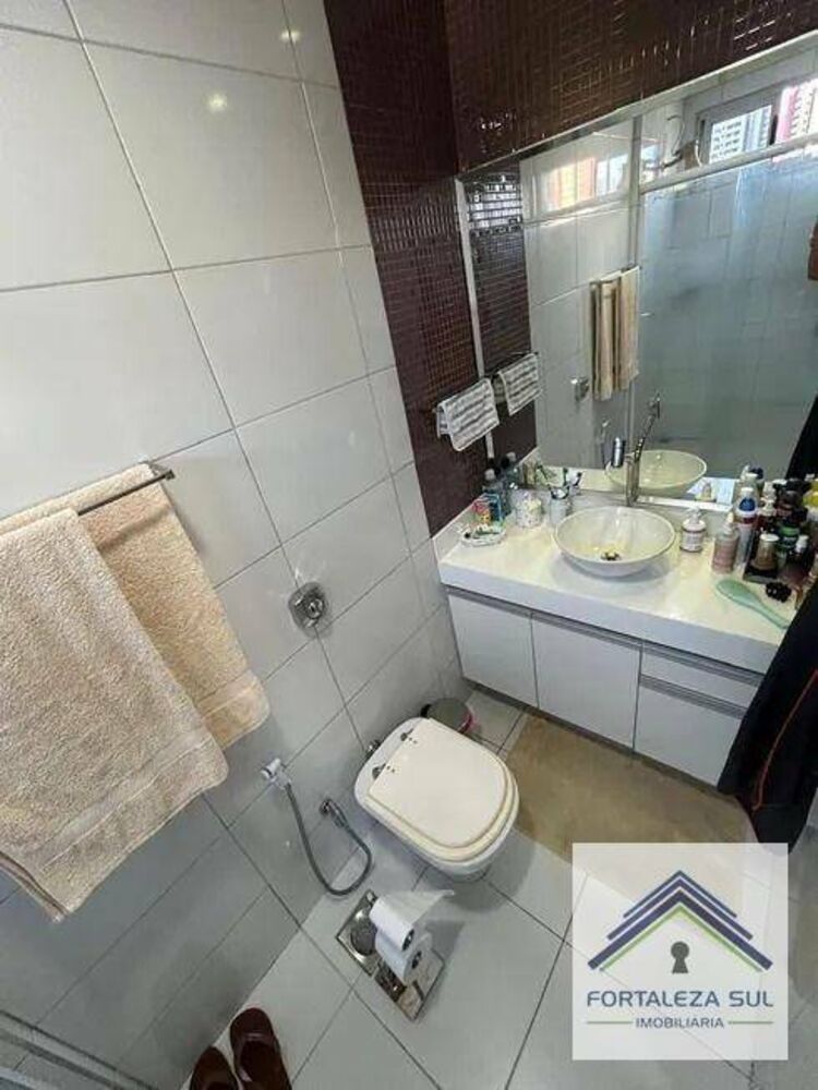 Apartamento à venda com 3 quartos, 117m² - Foto 3