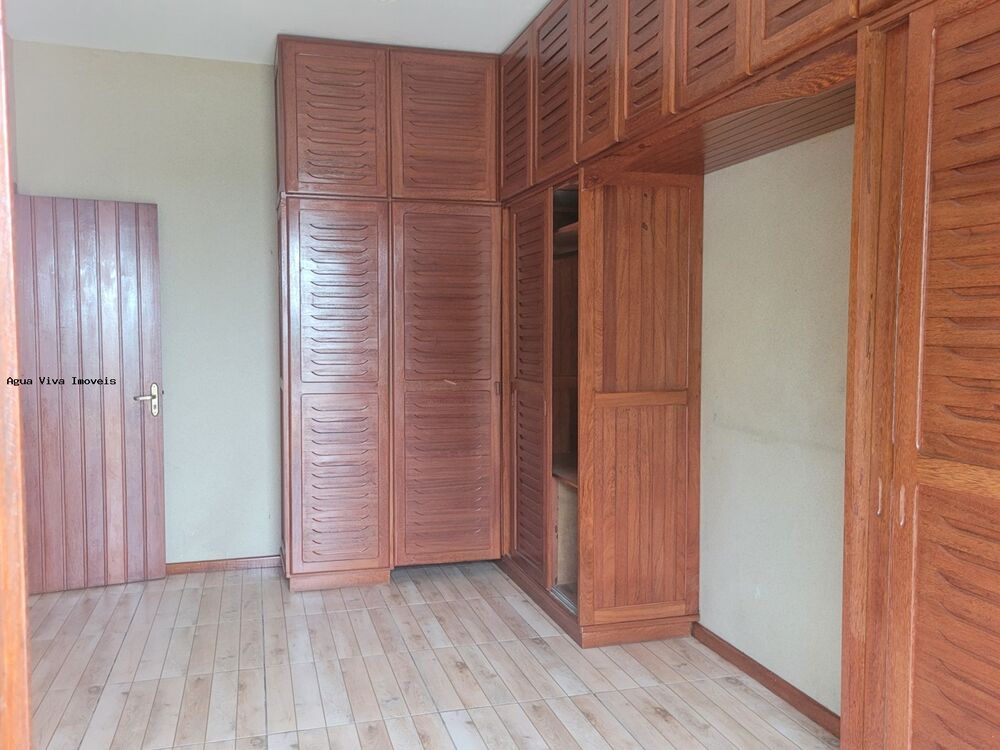 Casa à venda com 3 quartos, 450m² - Foto 3