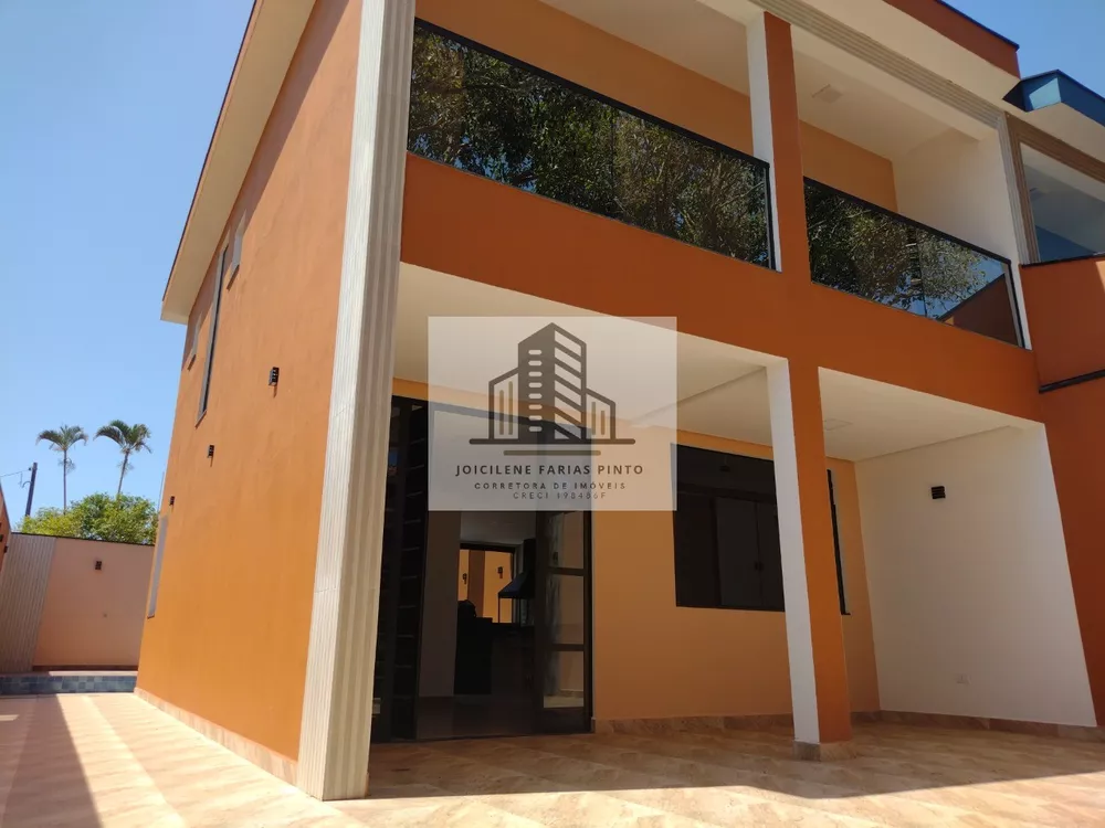 Casa à venda com 3 quartos, 126m² - Foto 1