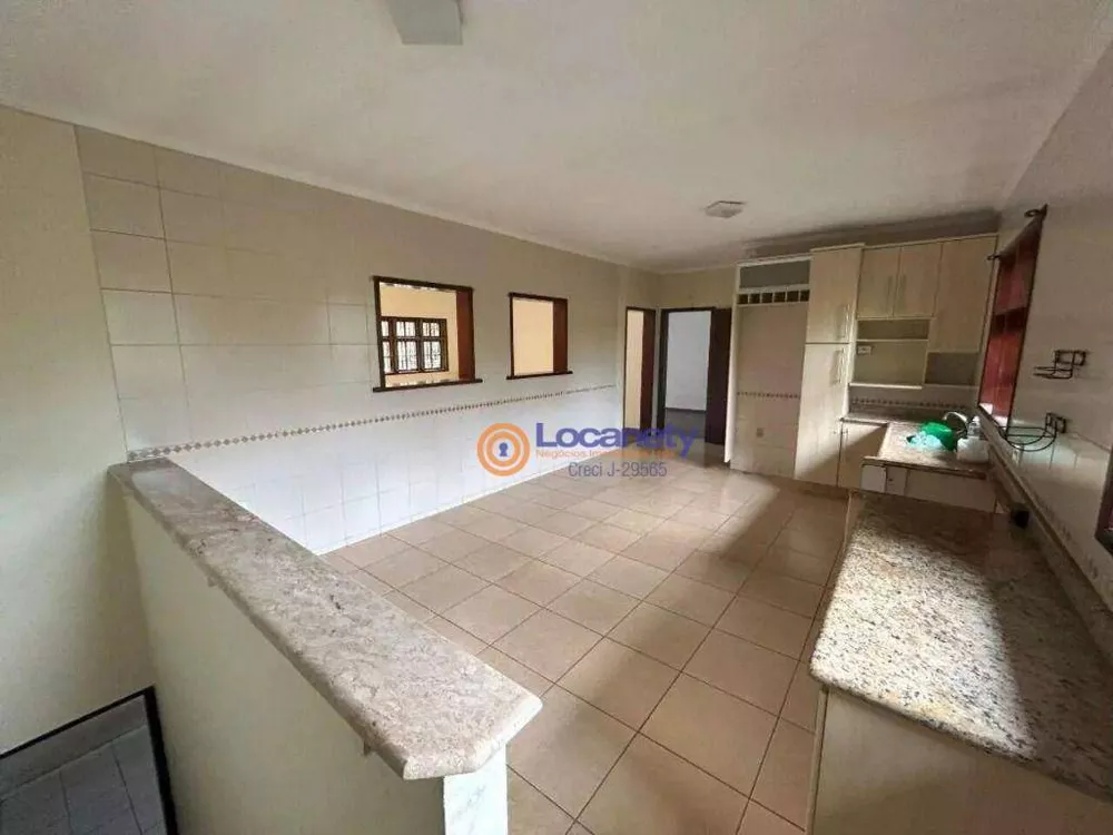Casa, 3 quartos, 288 m² - Foto 1