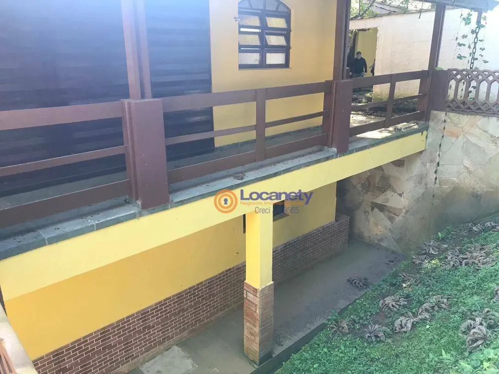 Casa, 4 quartos, 230 m² - Foto 2