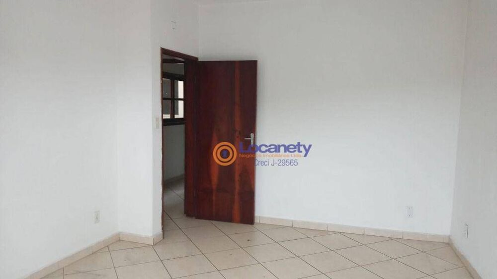 Apartamento para alugar com 2 quartos, 135m² - Foto 3
