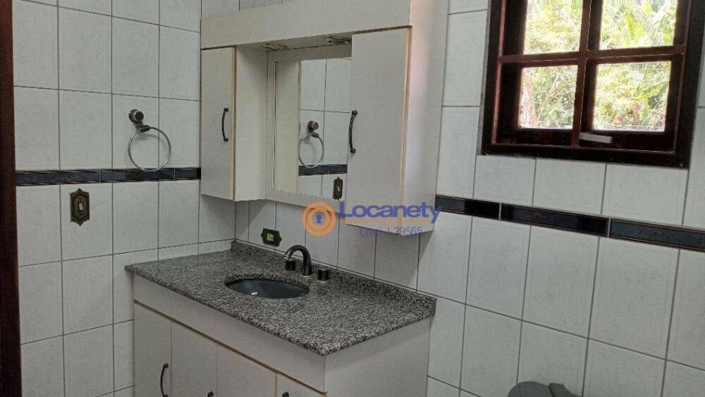 Sobrado à venda com 3 quartos, 224m² - Foto 2