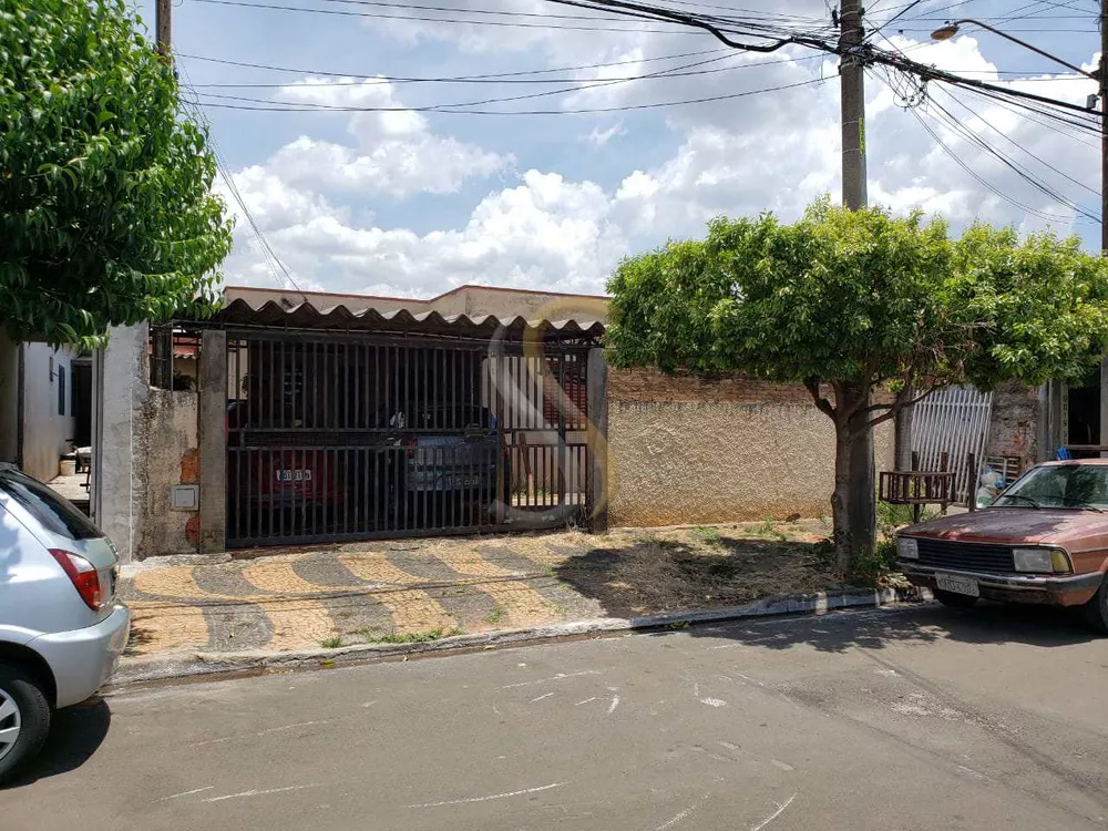 Casa à venda com 3 quartos, 250m² - Foto 1