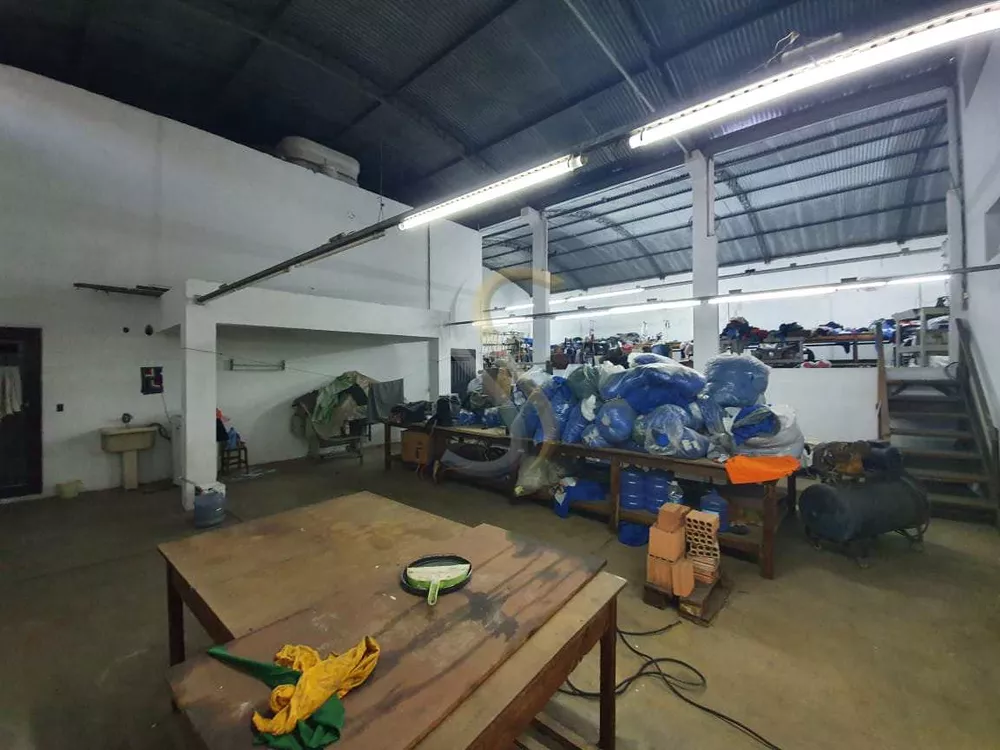 Sala-Conjunto, 900 m² - Foto 1