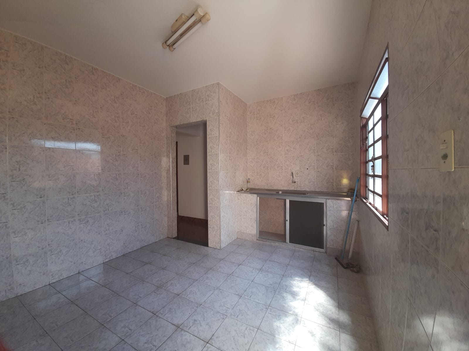 Casa à venda com 2 quartos, 198m² - Foto 9