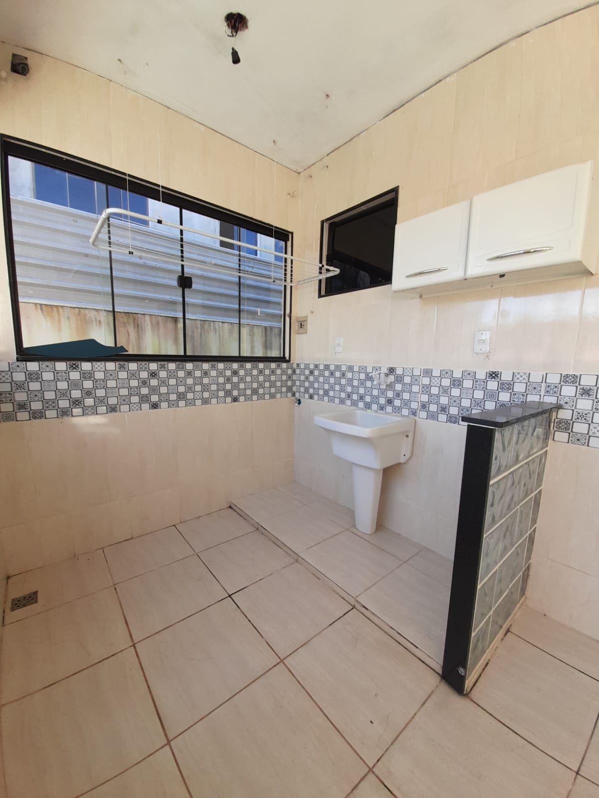 Casa à venda com 3 quartos, 280m² - Foto 2