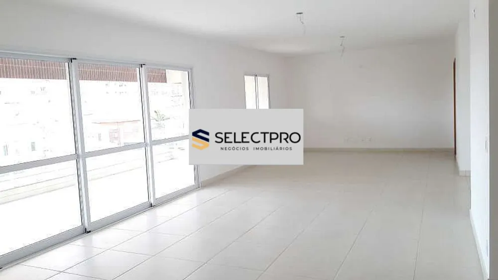 Apartamento, 3 quartos, 218 m² - Foto 1
