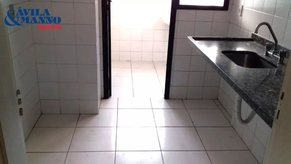 Apartamento à venda com 2 quartos, 62m² - Foto 2