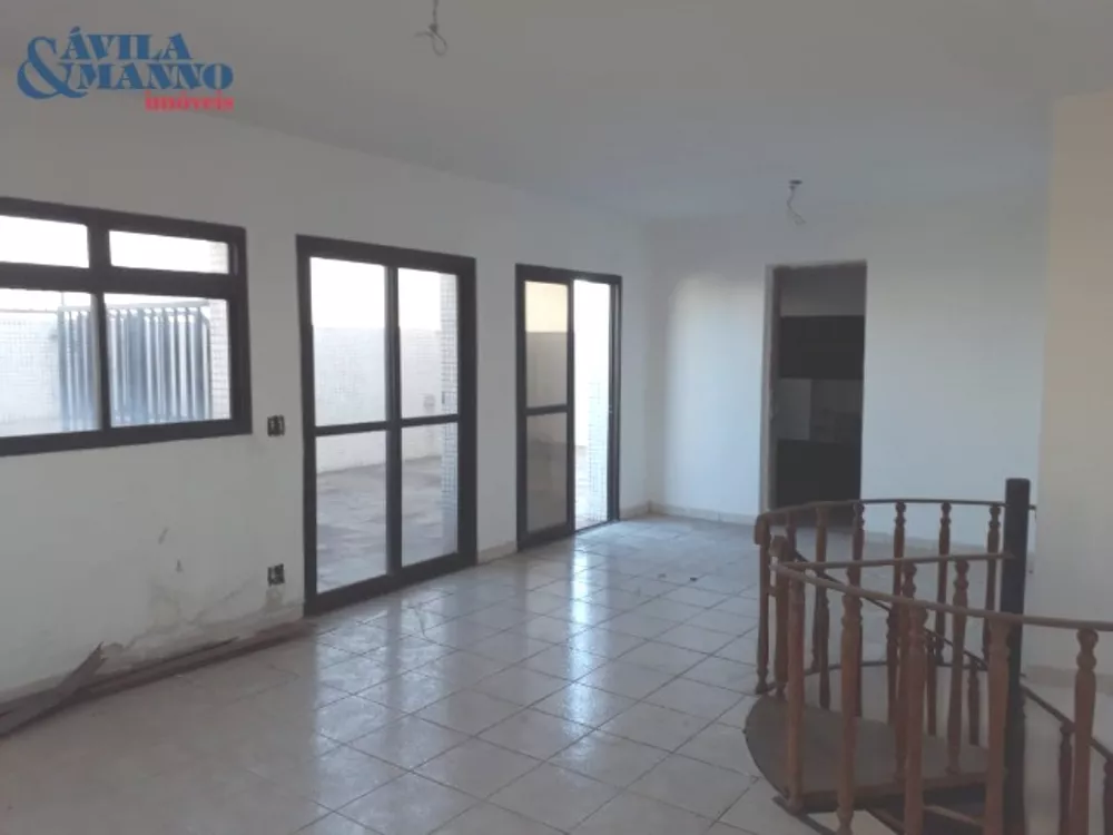 Casa de Condomínio à venda com 4 quartos, 270m² - Foto 2