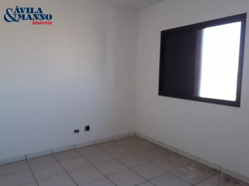 Casa de Condomínio à venda com 4 quartos, 270m² - Foto 4