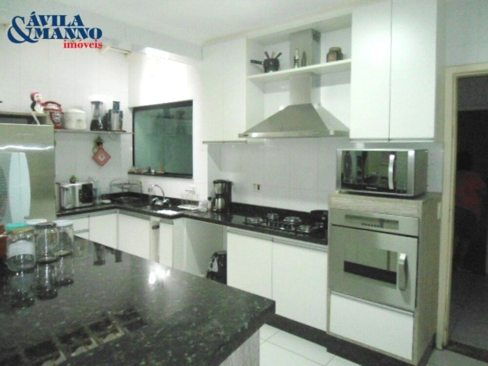 Sobrado à venda com 3 quartos, 180m² - Foto 4