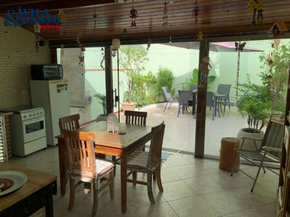 Sobrado à venda com 3 quartos, 221m² - Foto 4