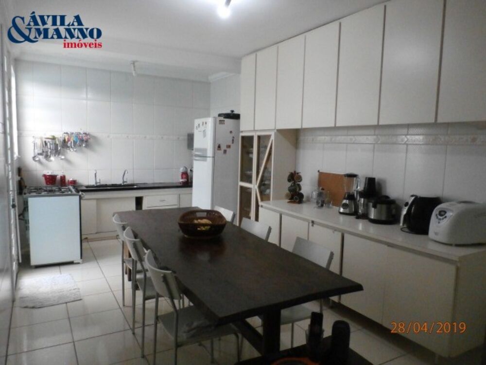 Sobrado, 3 quartos, 287 m² - Foto 1