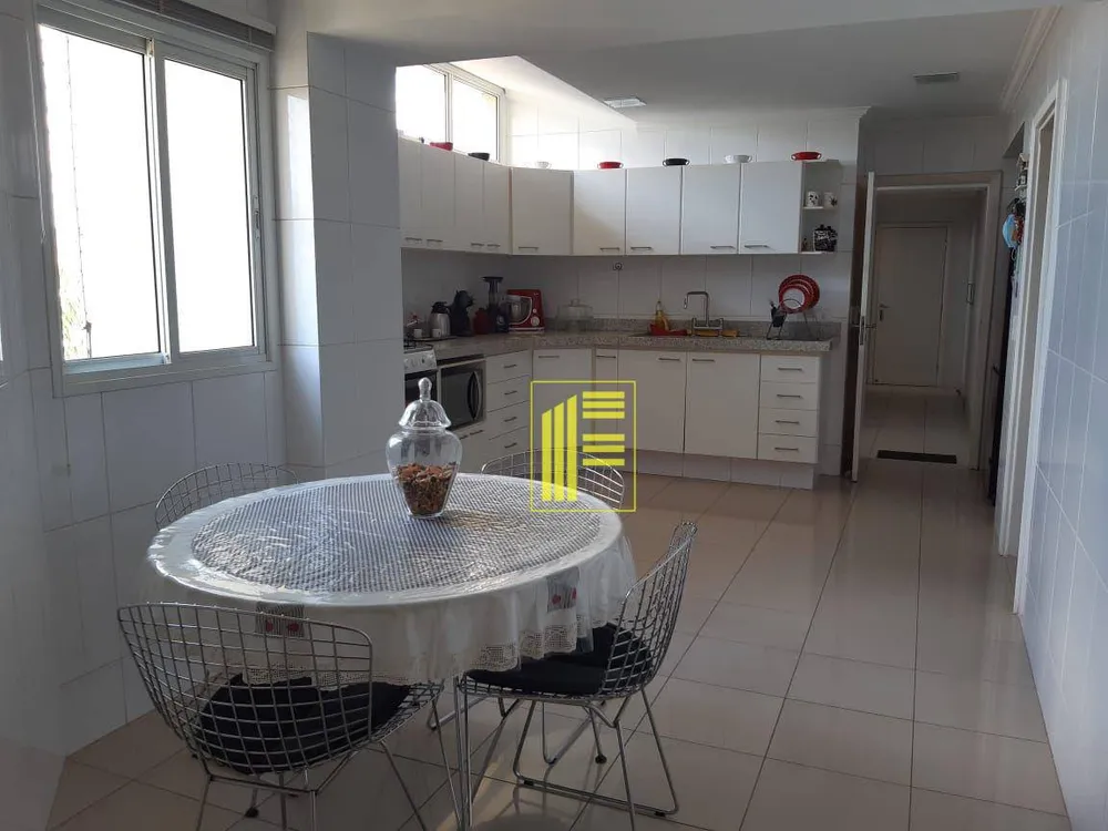 Apartamento, 3 quartos, 276 m² - Foto 2