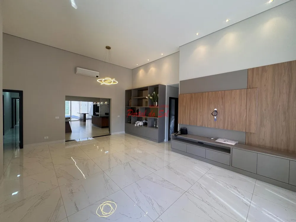 Casa, 3 quartos, 248 m² - Foto 1