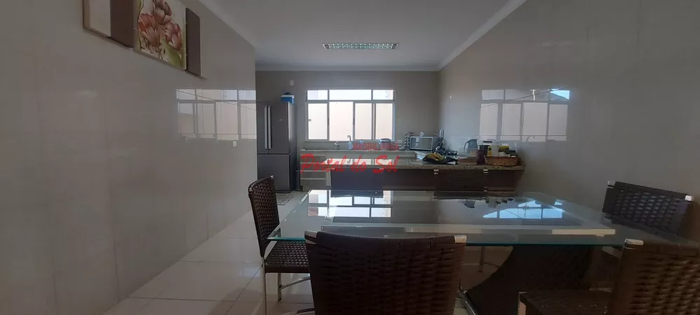 Casa, 3 quartos, 225 m² - Foto 3