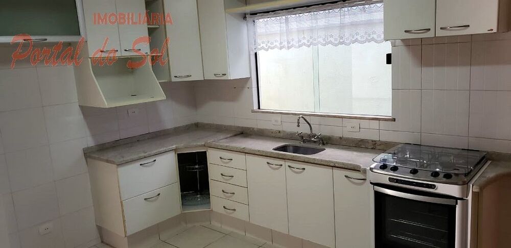 Sobrado à venda com 3 quartos, 375m² - Foto 2