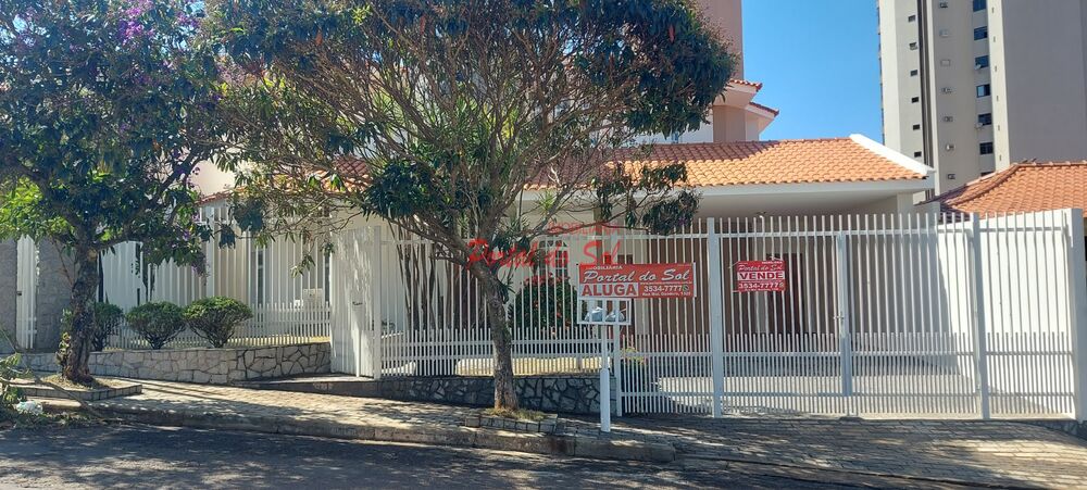 Casa, 3 quartos, 278 m² - Foto 1