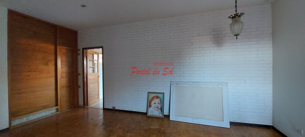 Casa para alugar com 3 quartos, 350m² - Foto 1