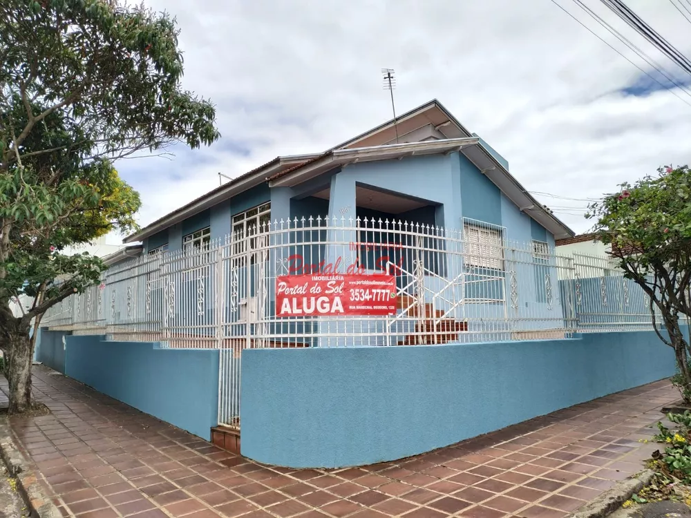 Casa à venda com 3 quartos - Foto 1