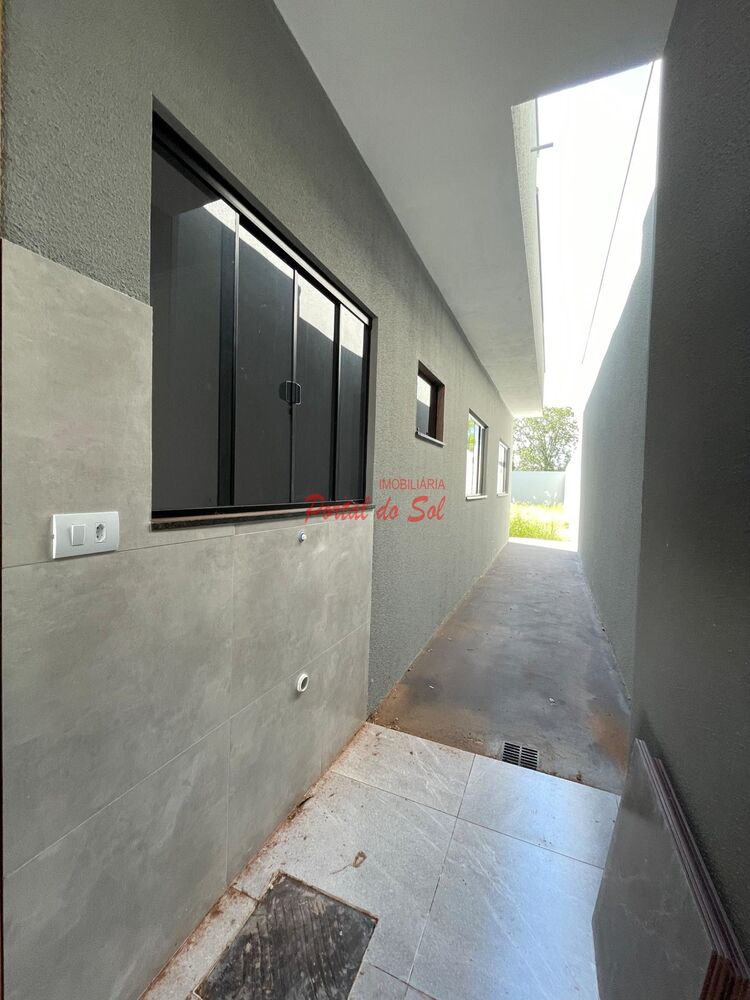 Casa à venda com 2 quartos, 70m² - Foto 2