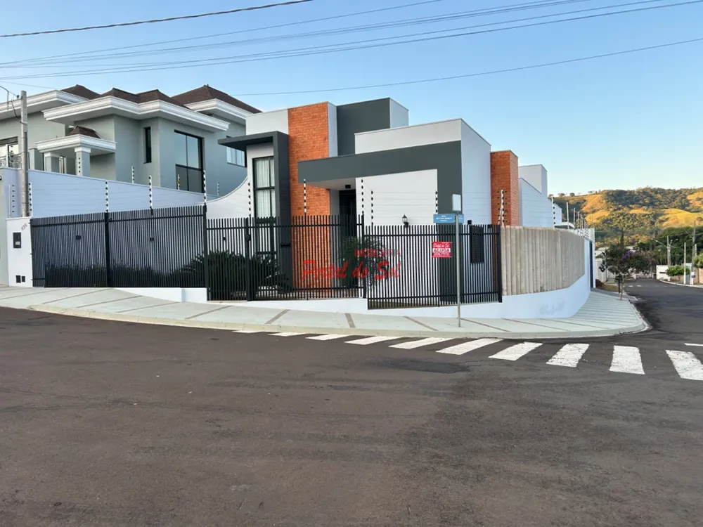 Casa, 3 quartos, 229 m² - Foto 1
