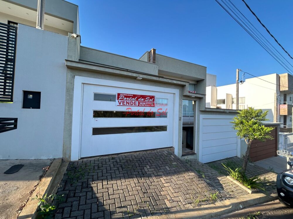 Casa, 3 quartos, 217 m² - Foto 1