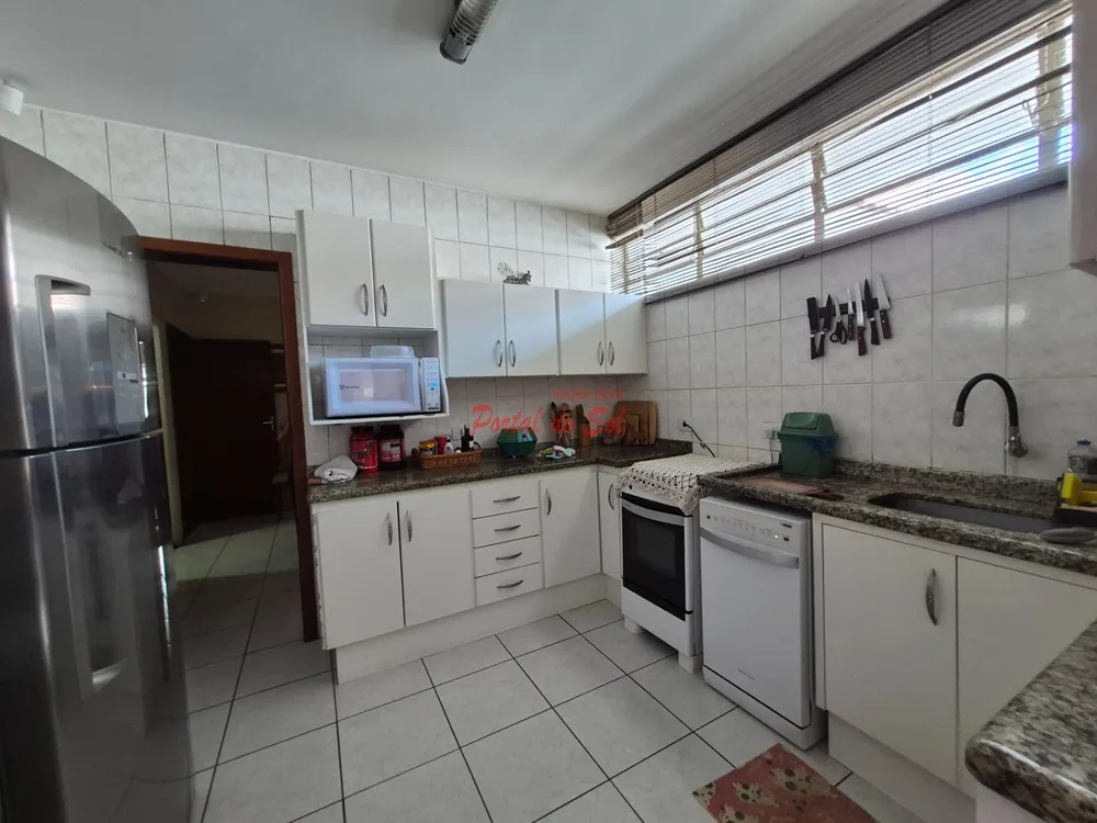 Casa, 3 quartos, 236 m² - Foto 5