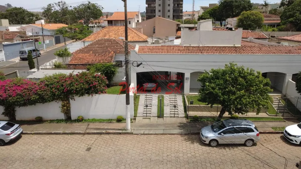 Casa, 4 quartos, 485 m² - Foto 1