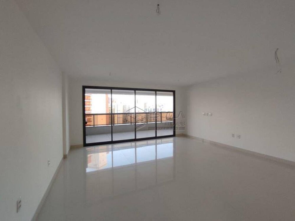 Apartamento à venda com 3 quartos, 162m² - Foto 1