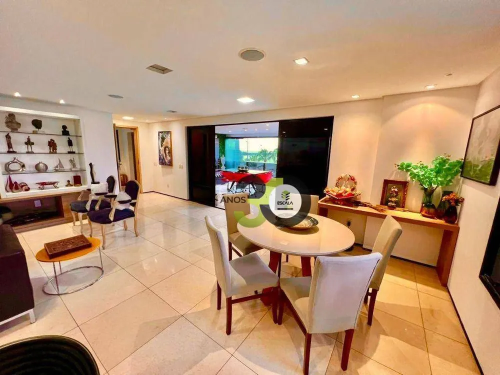 Apartamento, 3 quartos, 220 m² - Foto 2