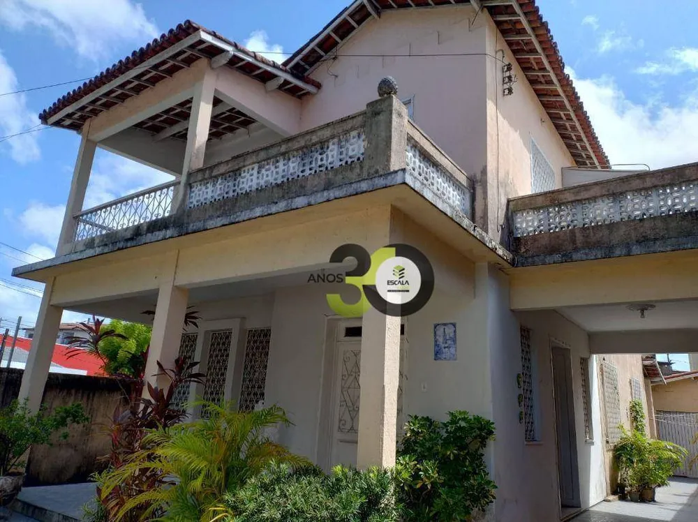 Casa, 5 quartos, 262 m² - Foto 1
