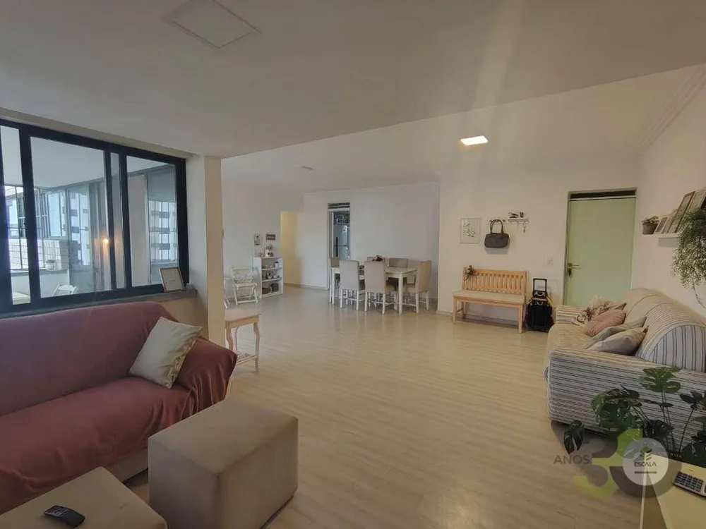 Apartamento, 3 quartos, 140 m² - Foto 1