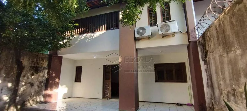 Casa à venda com 3 quartos, 150m² - Foto 1