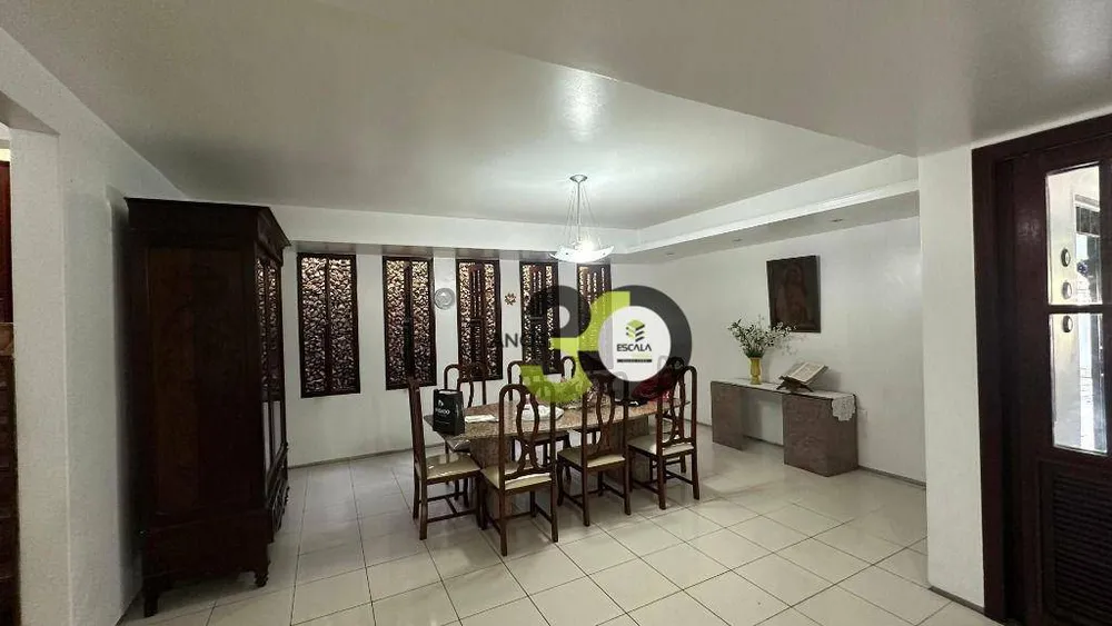 Casa, 4 quartos, 376 m² - Foto 2