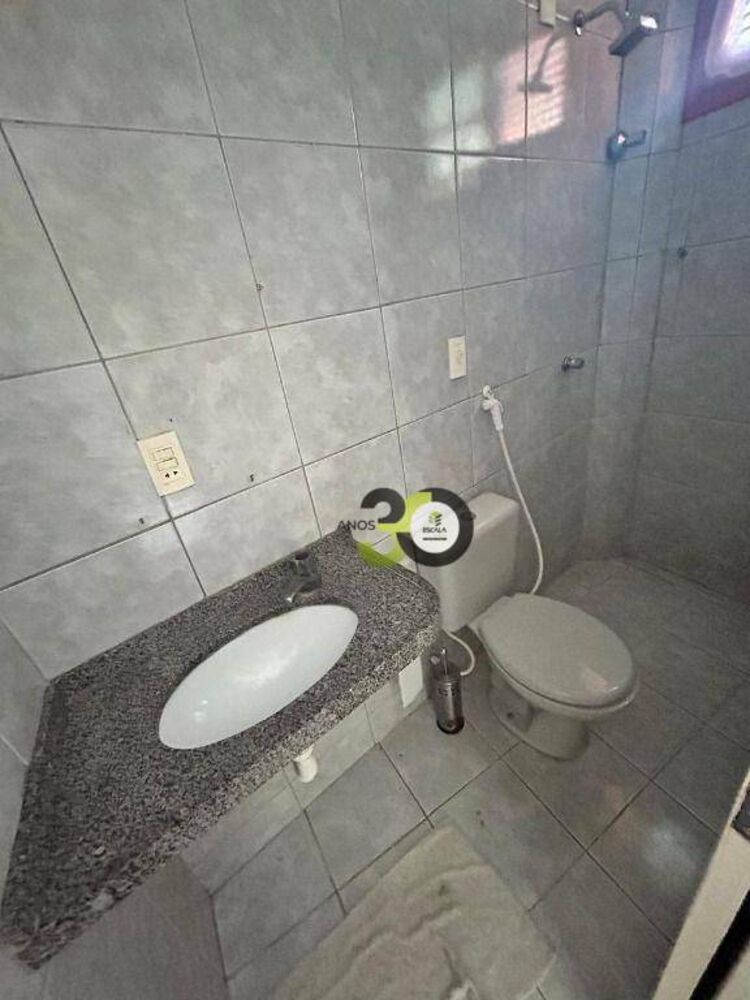Casa à venda com 5 quartos, 220m² - Foto 12