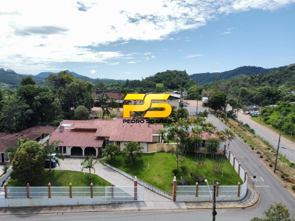 Casa à venda com 5 quartos, 2000m² - Foto 1