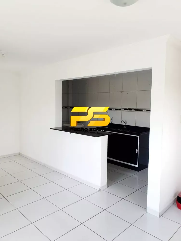 Apartamento à venda com 3 quartos, 80m² - Foto 2