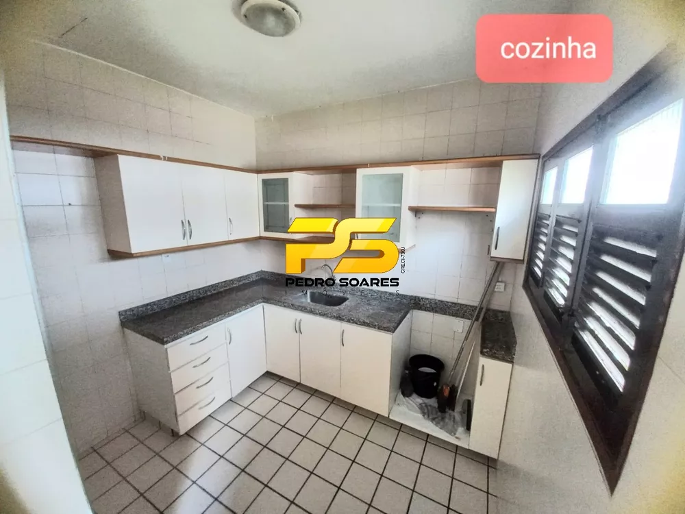 Casa à venda com 3 quartos, 377m² - Foto 4