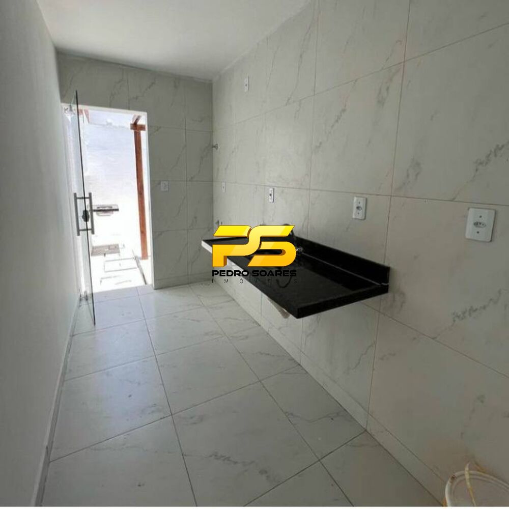 Casa à venda com 2 quartos, 49m² - Foto 2