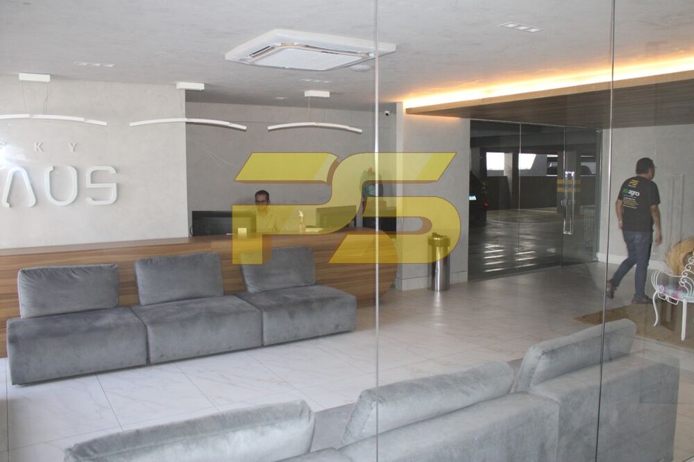Apartamento à venda com 3 quartos, 225m² - Foto 2