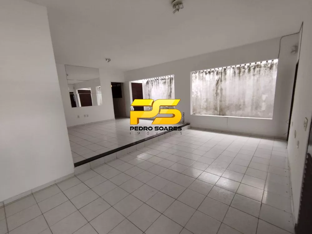 Casa à venda com 3 quartos, 350m² - Foto 4