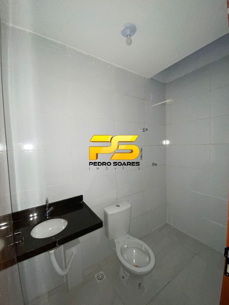 Casa à venda com 3 quartos, 196m² - Foto 1