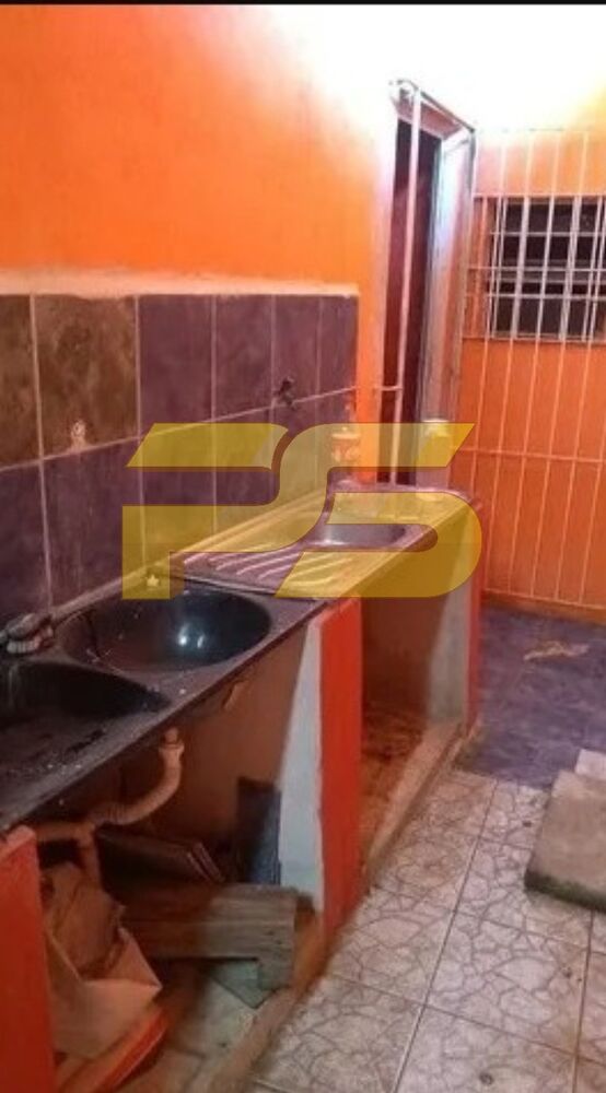 Casa à venda com 2 quartos, 60m² - Foto 3