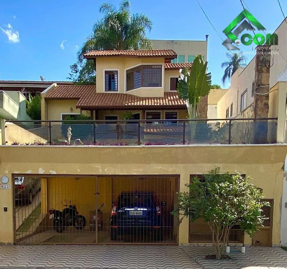 Casa, 4 quartos, 141 m² - Foto 1
