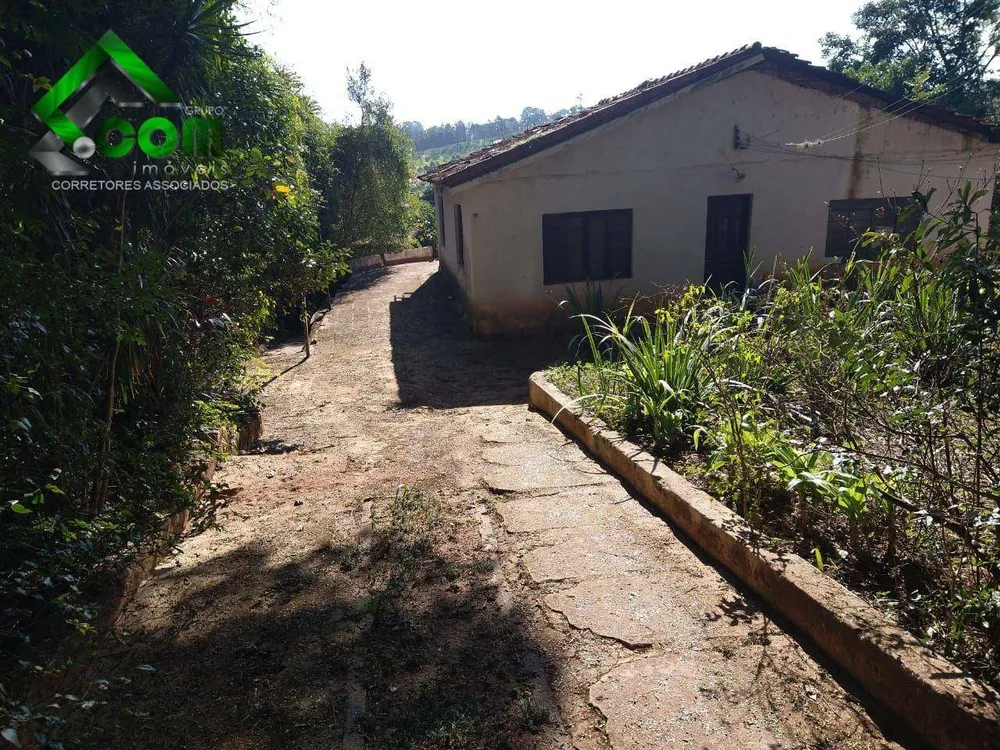 Chácara, 3 quartos, 1620 m² - Foto 1