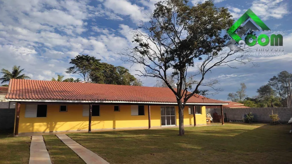 Chácara, 3 quartos, 527 m² - Foto 1