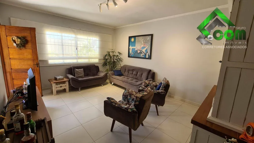 Casa, 3 quartos, 178 m² - Foto 2