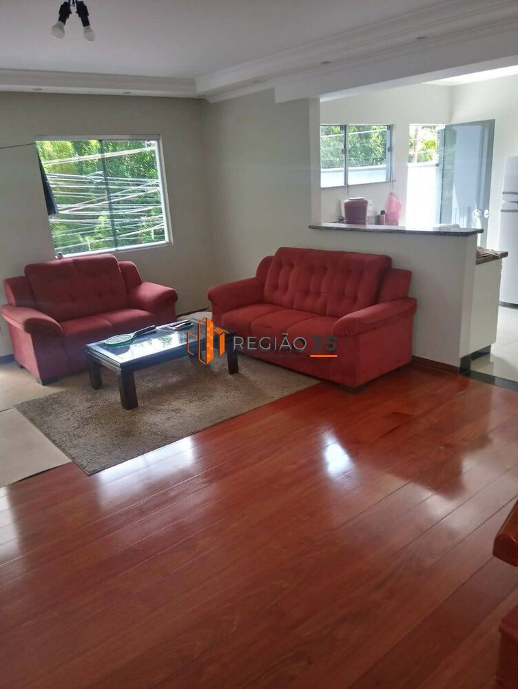 Casa à venda com 3 quartos, 157m² - Foto 2